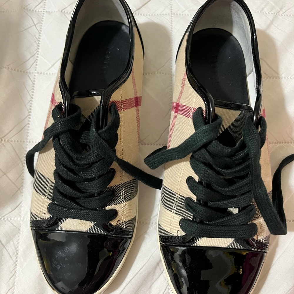 Burberry Women's Plaid Sneakers - Black and Beige